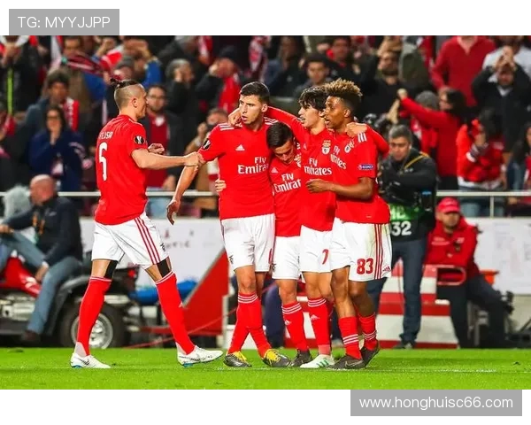 克卢日与萨迪纳摩的激烈对决揭示了足球战术的精彩与魅力